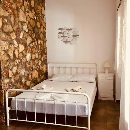 Apart Otel Vareladiko Alinda (Leros)