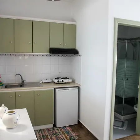 Apart Otel Vareladiko Alinda (Leros)