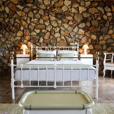 Vareladiko Aparthotel 3*